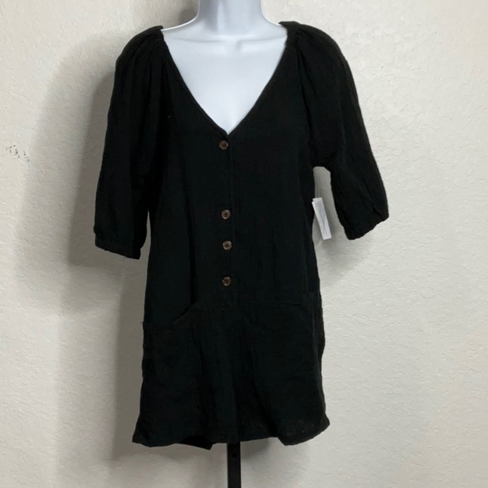 364- Raisins NWT Black Romper with Front Pockets, Size Small